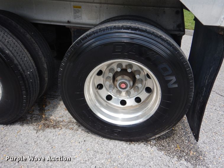 image for item IY9712 2007 East  end dump trailer