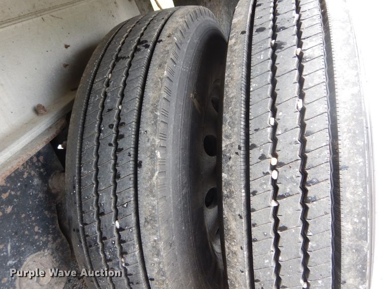 image for item IY9712 2007 East  end dump trailer