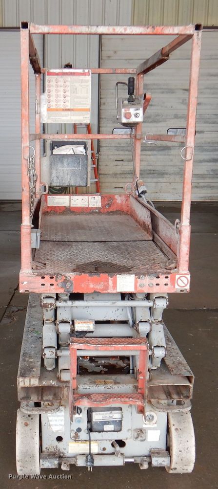 image for item DA5284 2006 Skyjack SJIII 3219  scissor lift