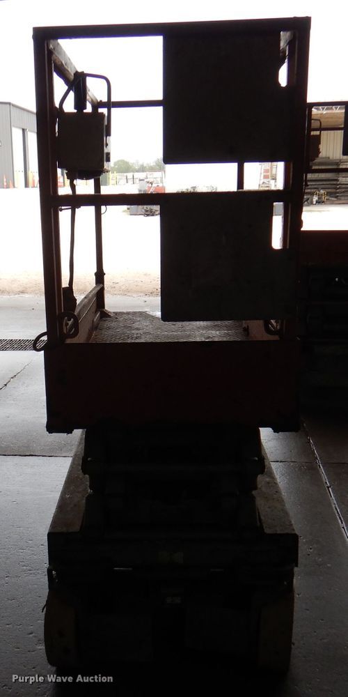 image for item DA5284 2006 Skyjack SJIII 3219  scissor lift