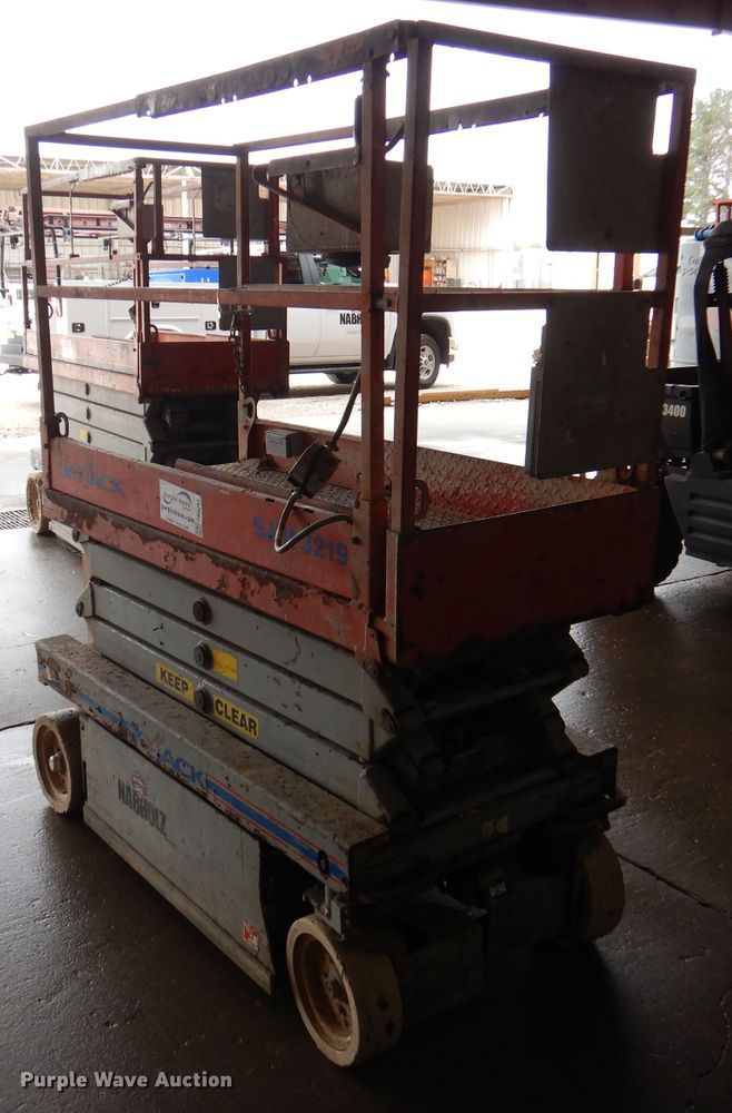 image for item DA5284 2006 Skyjack SJIII 3219  scissor lift