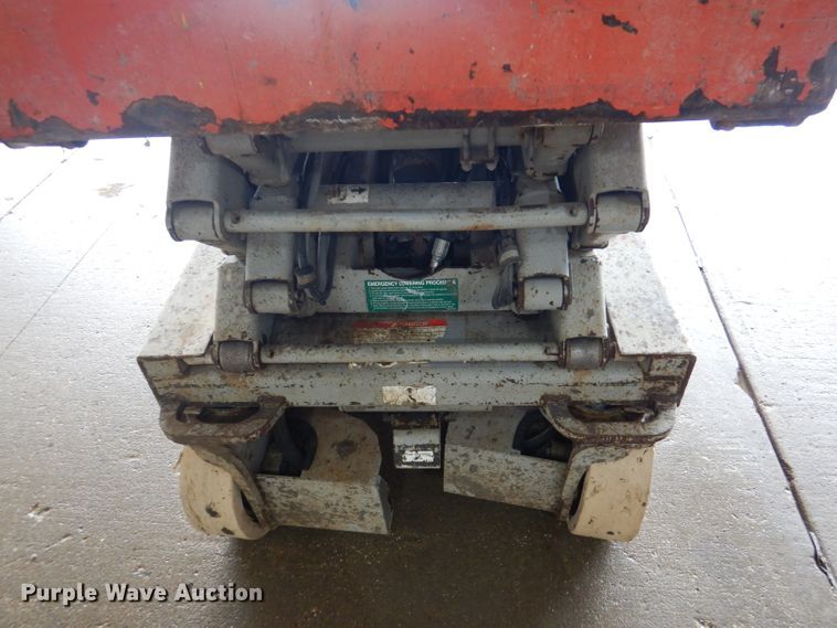 image for item DA5284 2006 Skyjack SJIII 3219  scissor lift