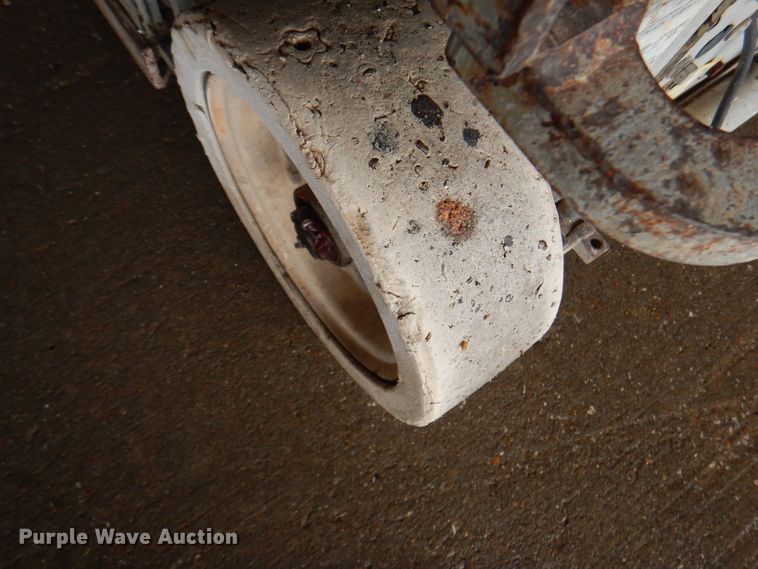 image for item DA5284 2006 Skyjack SJIII 3219  scissor lift