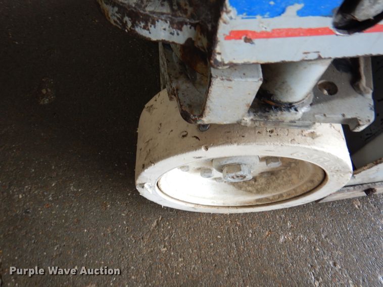 image for item DA5284 2006 Skyjack SJIII 3219  scissor lift