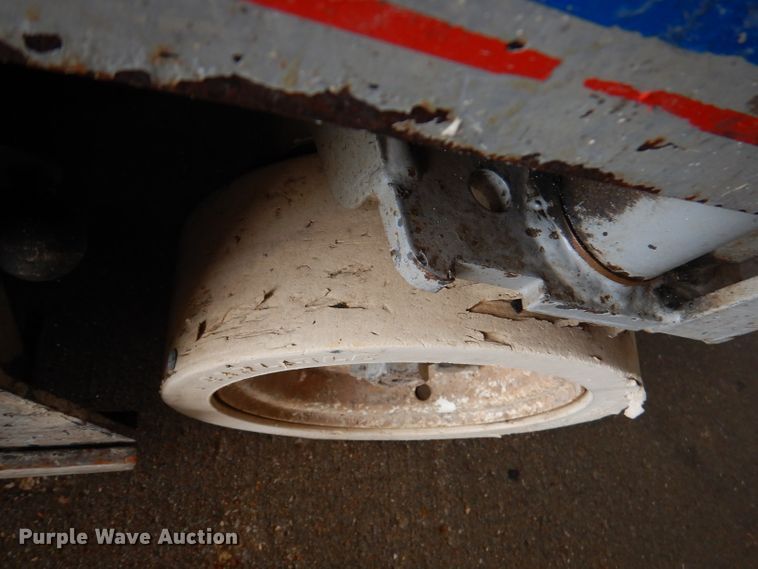 image for item DA5284 2006 Skyjack SJIII 3219  scissor lift