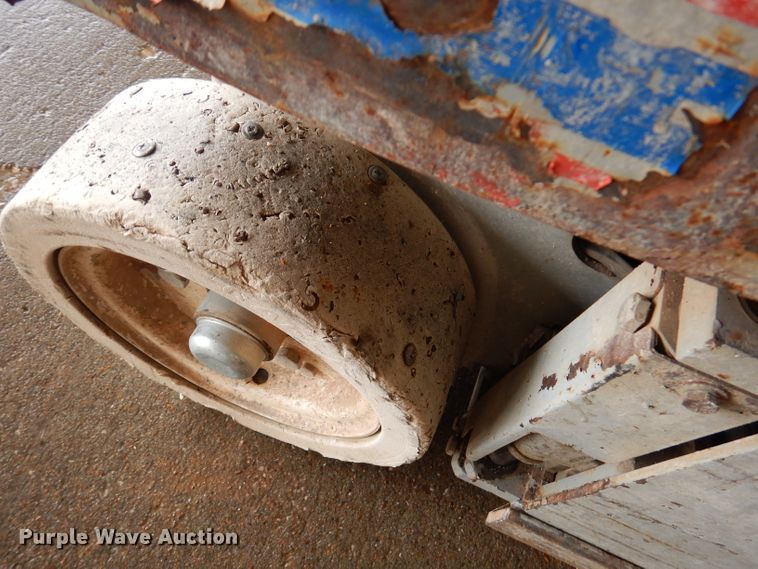 image for item DA5284 2006 Skyjack SJIII 3219  scissor lift