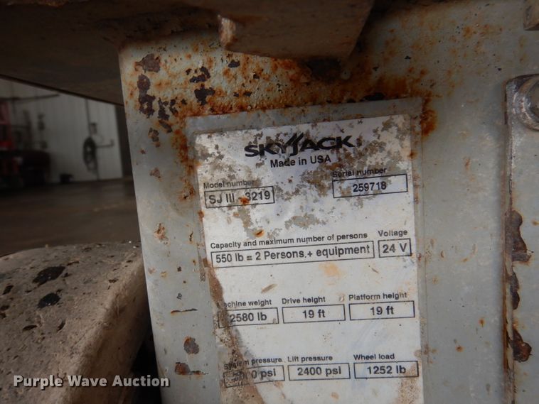 image for item DA5284 2006 Skyjack SJIII 3219  scissor lift