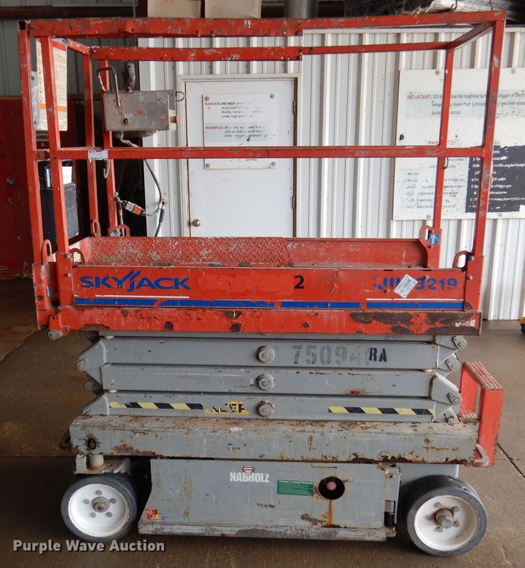 image for item DA5285 2008 Skyjack SJIII 3219  scissor lift
