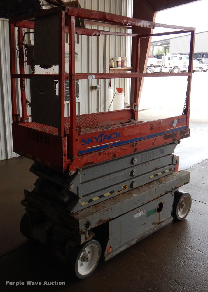image for item DA5285 2008 Skyjack SJIII 3219  scissor lift