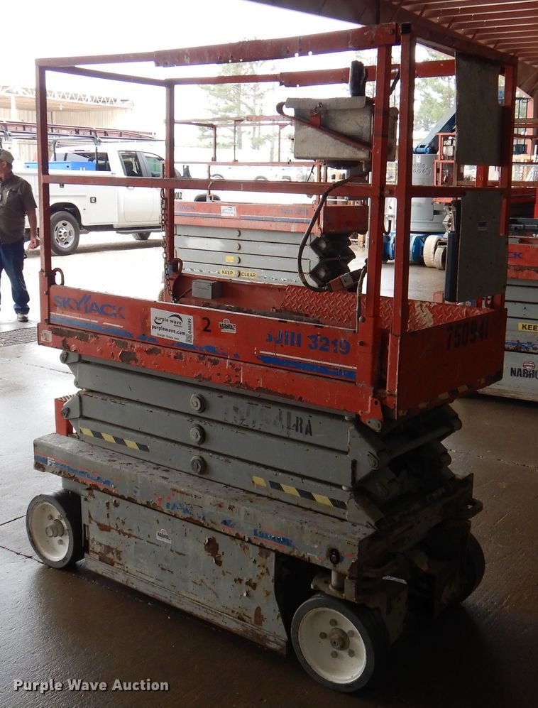 image for item DA5285 2008 Skyjack SJIII 3219  scissor lift
