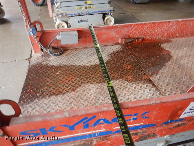 image for item DA5285 2008 Skyjack SJIII 3219  scissor lift