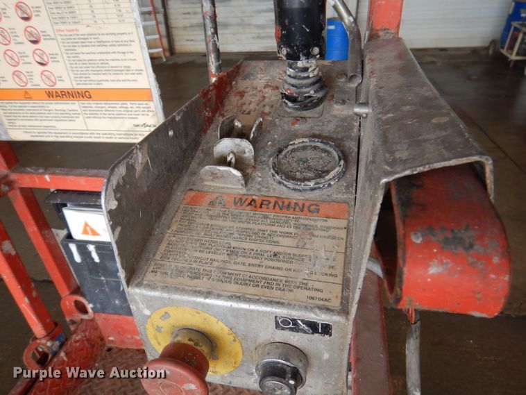 image for item DA5285 2008 Skyjack SJIII 3219  scissor lift