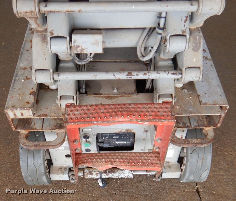 image for item DA5285 2008 Skyjack SJIII 3219  scissor lift