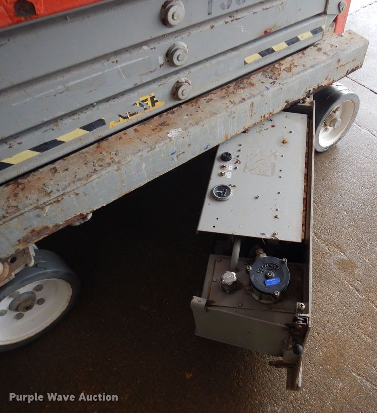 image for item DA5285 2008 Skyjack SJIII 3219  scissor lift