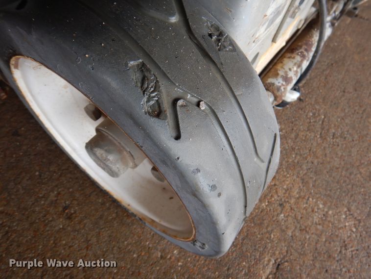 image for item DA5285 2008 Skyjack SJIII 3219  scissor lift