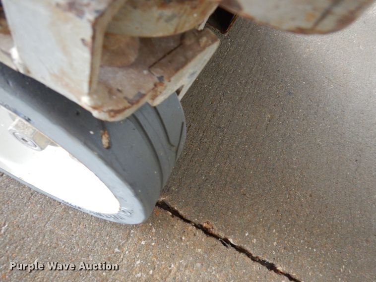 image for item DA5285 2008 Skyjack SJIII 3219  scissor lift