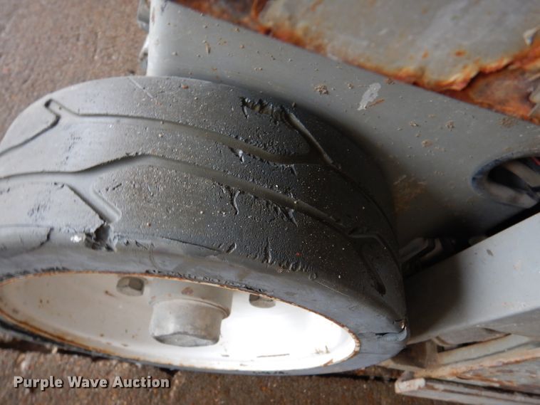 image for item DA5285 2008 Skyjack SJIII 3219  scissor lift