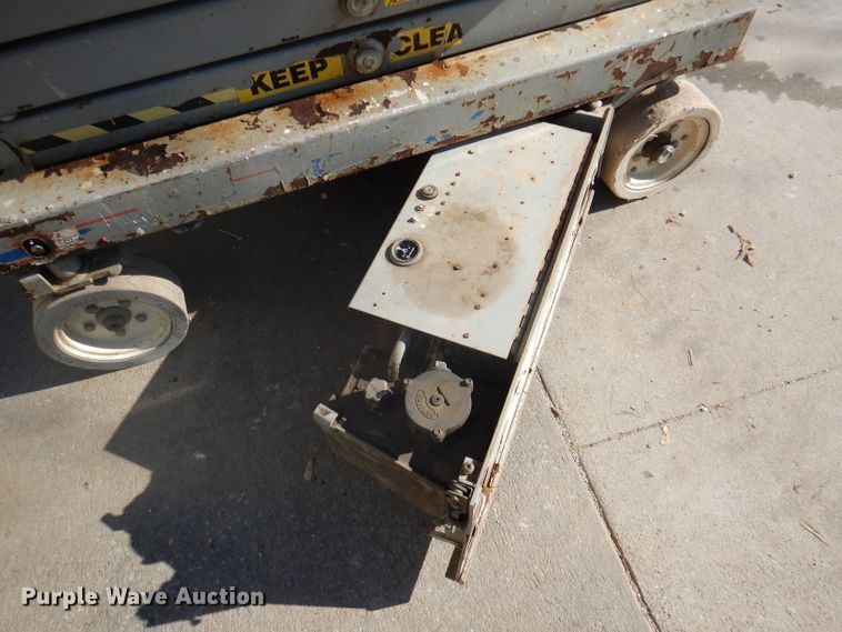 image for item DA5288 2007 Skyjack SJIII 3219  scissor lift