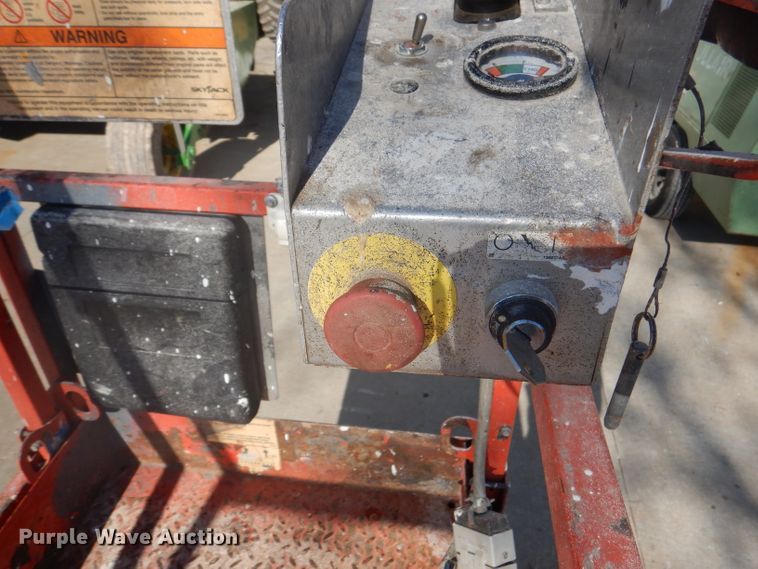 image for item DA5288 2007 Skyjack SJIII 3219  scissor lift