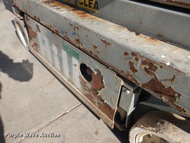 image for item DA5288 2007 Skyjack SJIII 3219  scissor lift