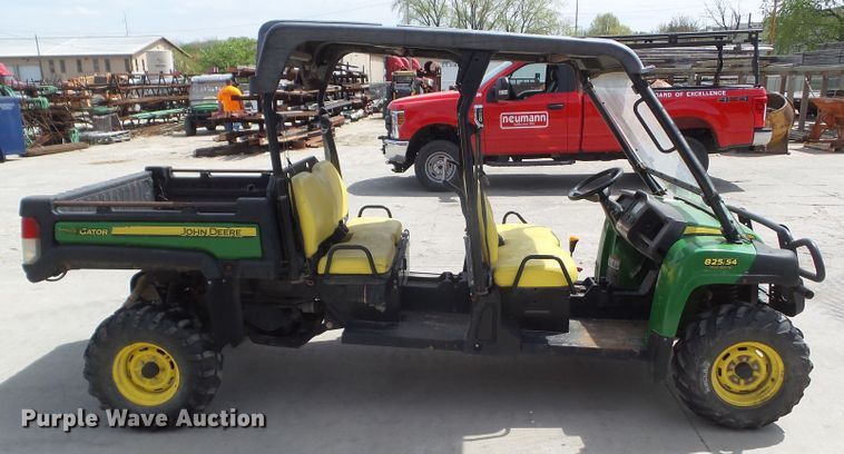 image for item DA7108 2013 John Deere 825i S4  utility vehicle