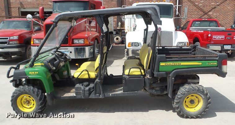 image for item DA7108 2013 John Deere 825i S4  utility vehicle