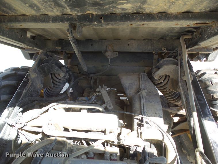 image for item DA7108 2013 John Deere 825i S4  utility vehicle