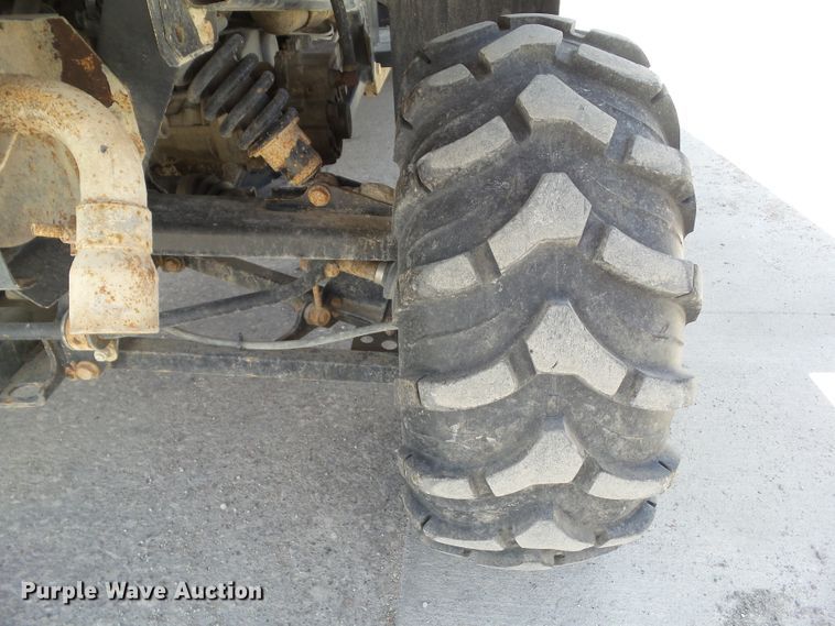 image for item DA7108 2013 John Deere 825i S4  utility vehicle