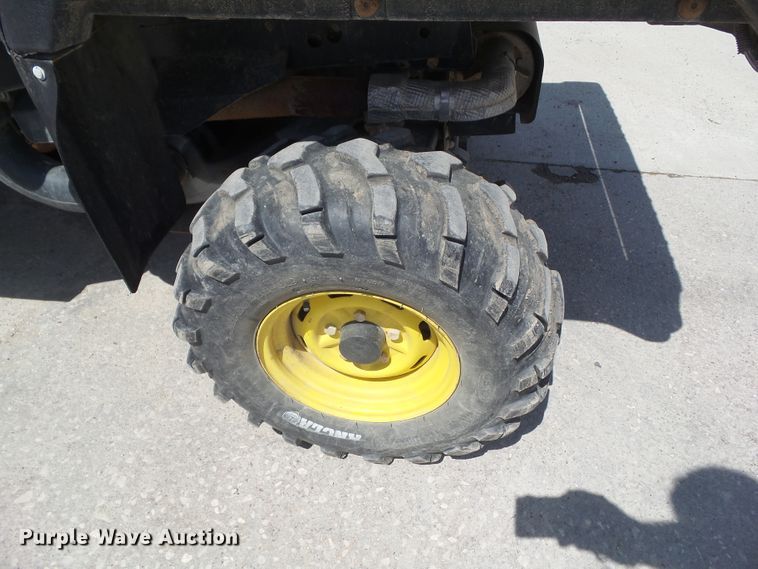 image for item DA7108 2013 John Deere 825i S4  utility vehicle