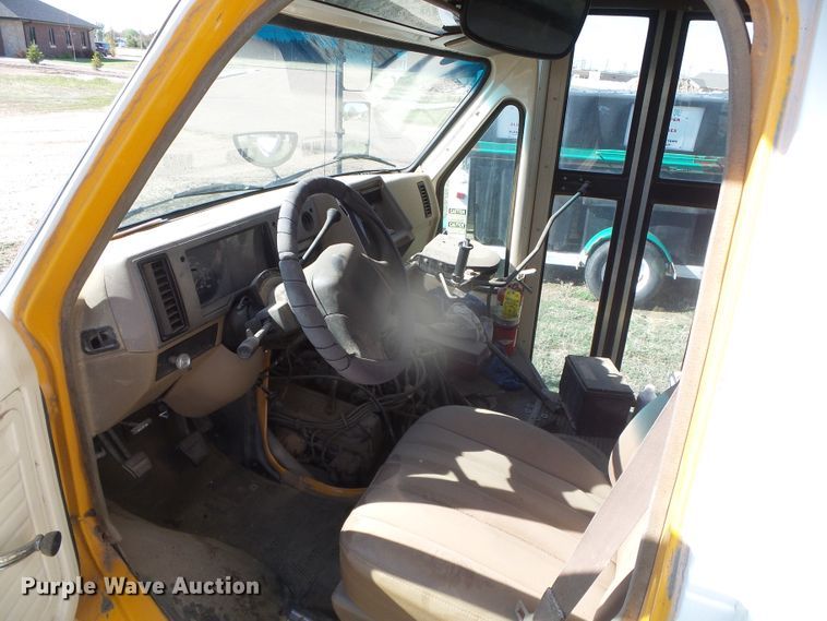 image for item DI5594 1996 Chevrolet G30  school bus