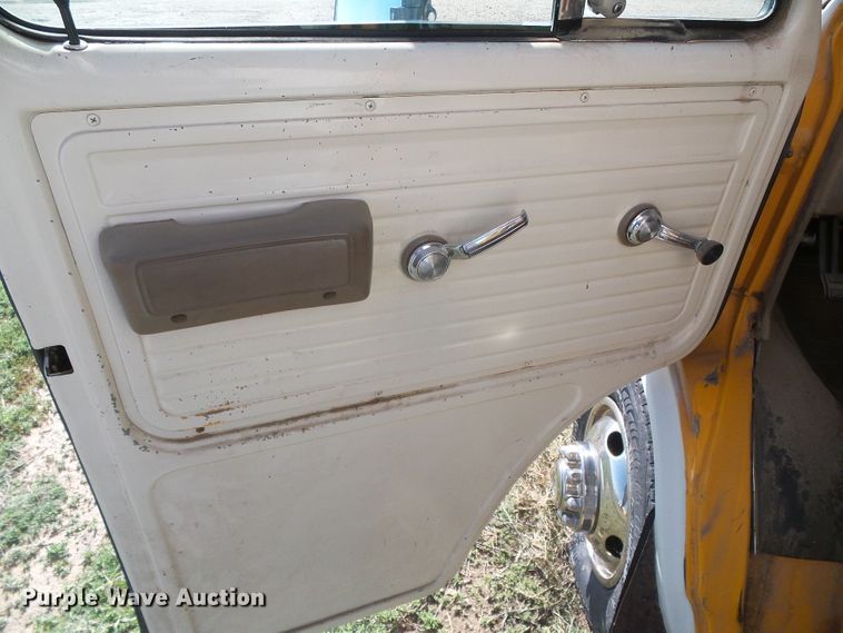 image for item DI5594 1996 Chevrolet G30  school bus