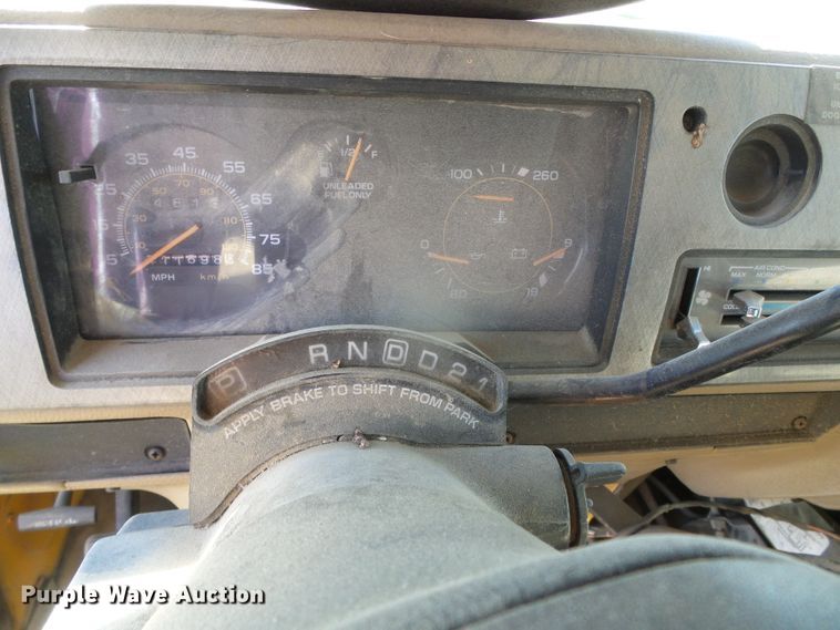 image for item DI5594 1996 Chevrolet G30  school bus