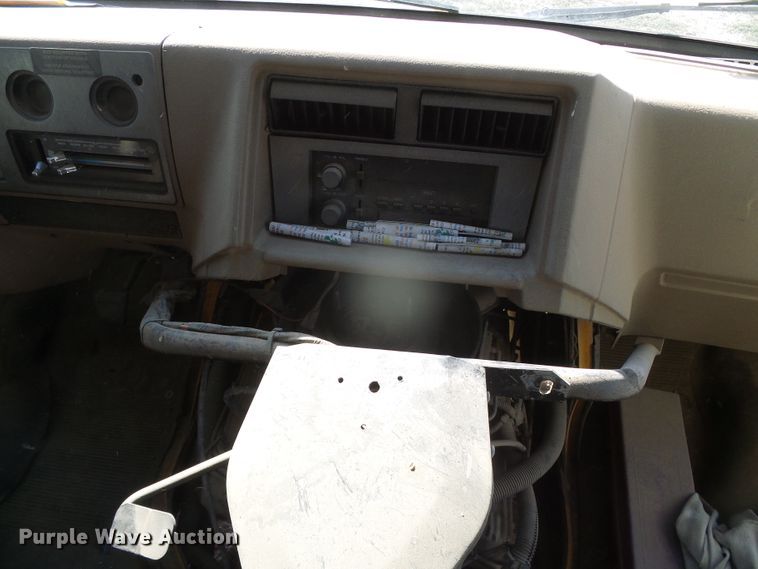 image for item DI5594 1996 Chevrolet G30  school bus