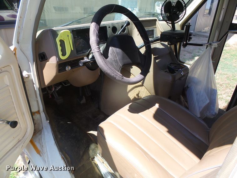 image for item DI5595 1996 Chevrolet G30  school bus