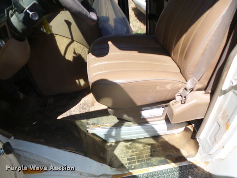 image for item DI5595 1996 Chevrolet G30  school bus