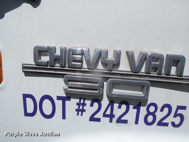 image for item DI5595 1996 Chevrolet G30  school bus