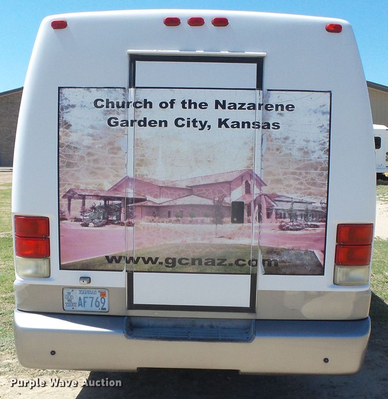 image for item DI5596 2006 Ford F550 Super Duty  shuttle bus