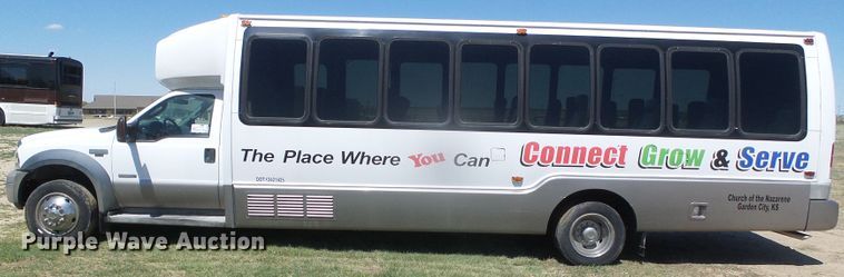 image for item DI5596 2006 Ford F550 Super Duty  shuttle bus