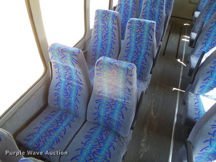 image for item DI5596 2006 Ford F550 Super Duty  shuttle bus