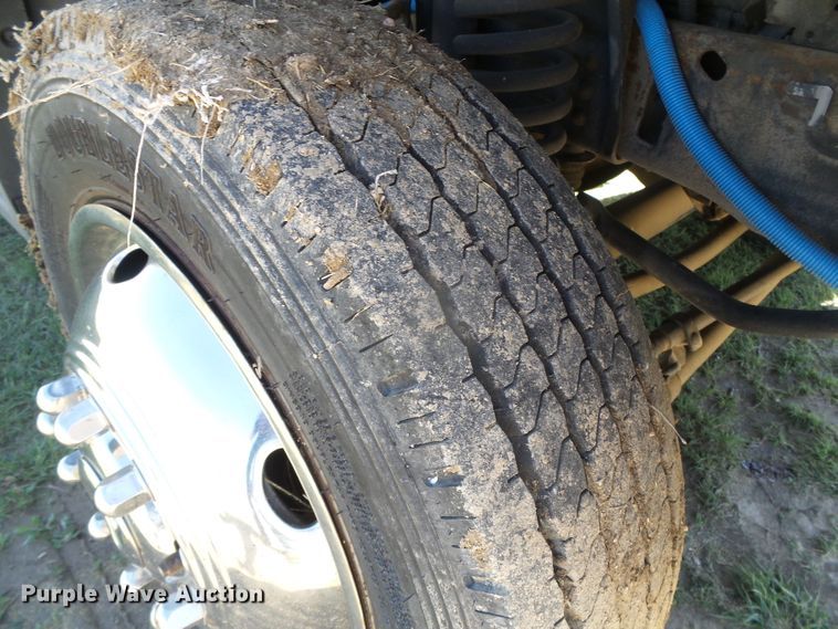 image for item DI5596 2006 Ford F550 Super Duty  shuttle bus