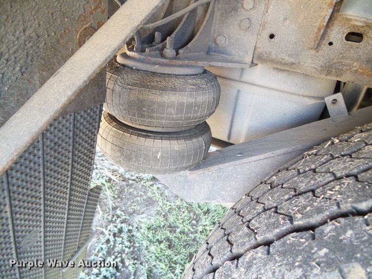 image for item DI5596 2006 Ford F550 Super Duty  shuttle bus