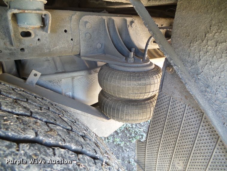 image for item DI5596 2006 Ford F550 Super Duty  shuttle bus