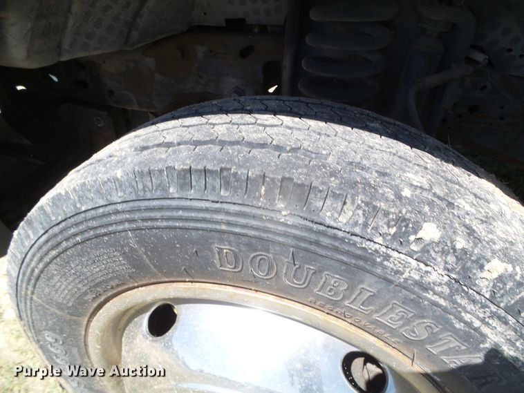 image for item DI5596 2006 Ford F550 Super Duty  shuttle bus