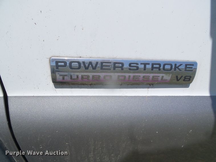 image for item DI5596 2006 Ford F550 Super Duty  shuttle bus