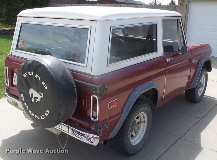 image for item DI5597 1976 Ford Bronco  SUV