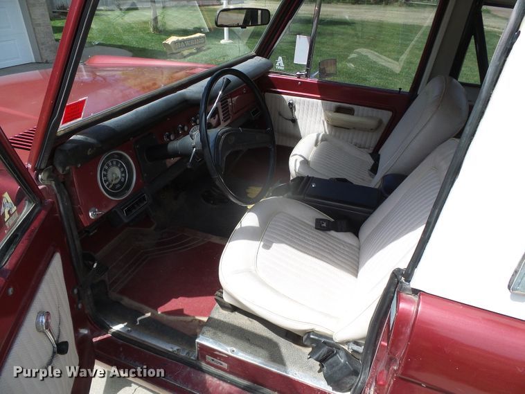 image for item DI5597 1976 Ford Bronco  SUV