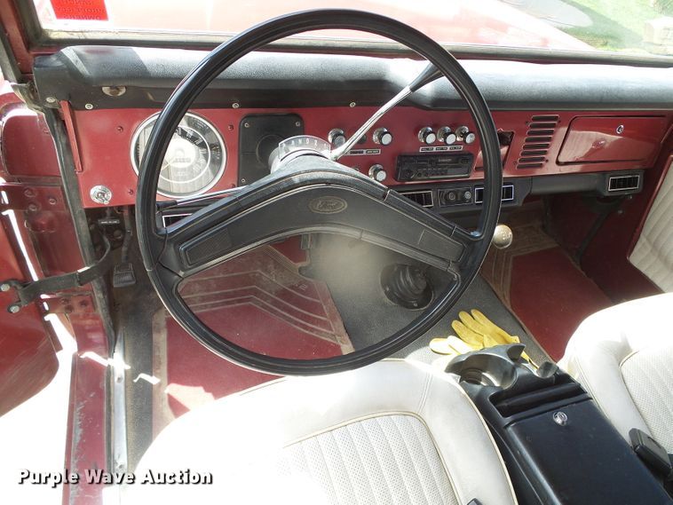 image for item DI5597 1976 Ford Bronco  SUV