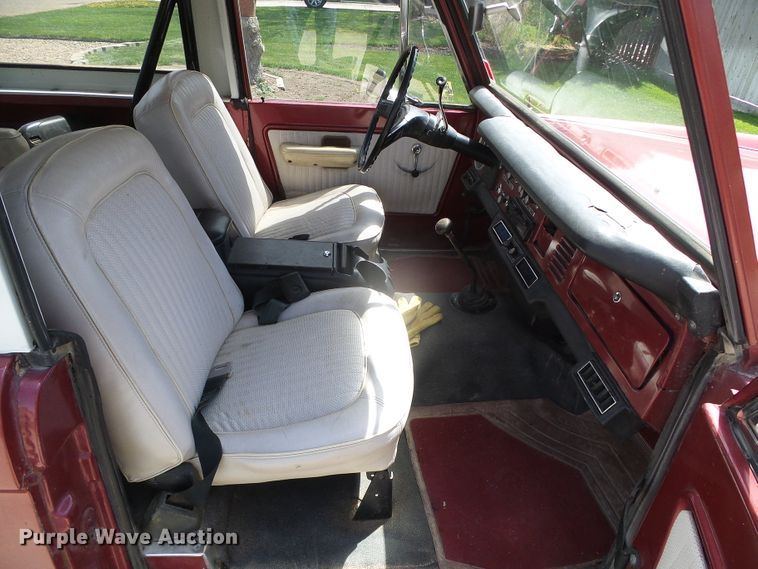 image for item DI5597 1976 Ford Bronco  SUV