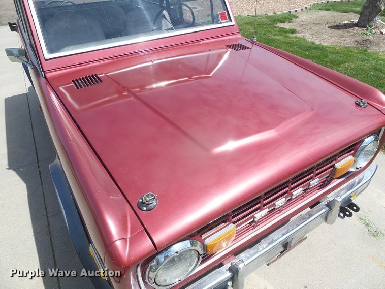 image for item DI5597 1976 Ford Bronco  SUV