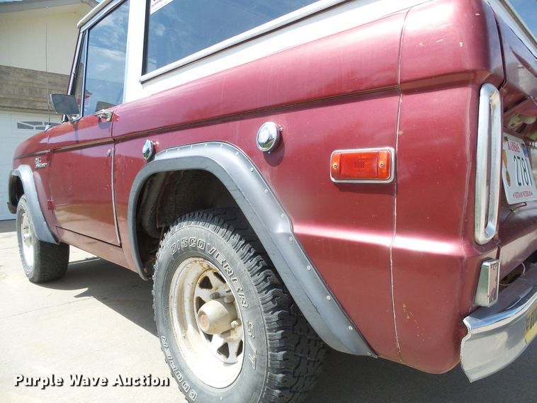 image for item DI5597 1976 Ford Bronco  SUV